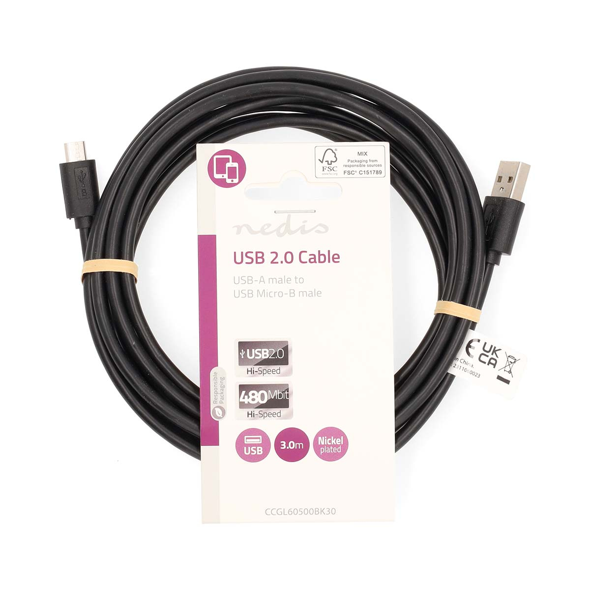 Een zwarte USB 2.0-kabel is opgerold, met verpakking met 'USB 2.0 Cable' en technische info.