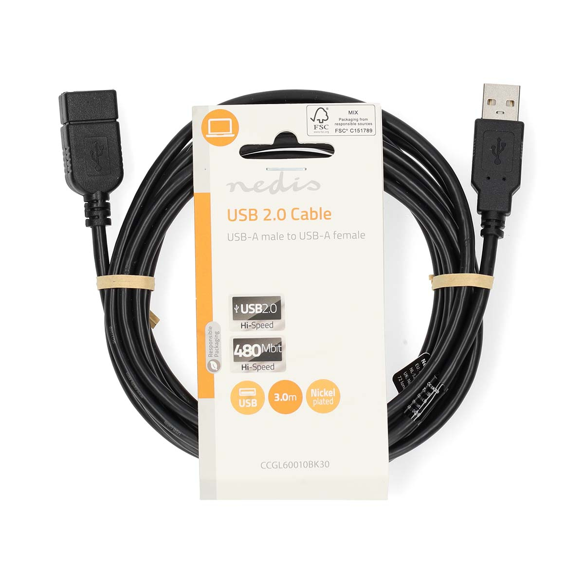 Zwarte USB 2.0-kabel in een verpakking. Witte achtergrond.
