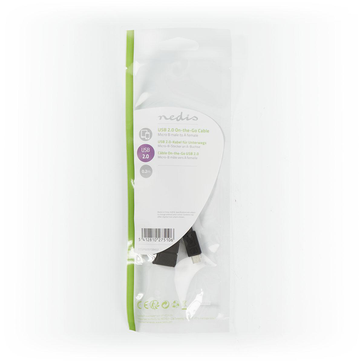 Versiegelter Plastikbeutel mit USB-Kabel. Die Verpackung hat grüne Akzente und Produktinformationen.