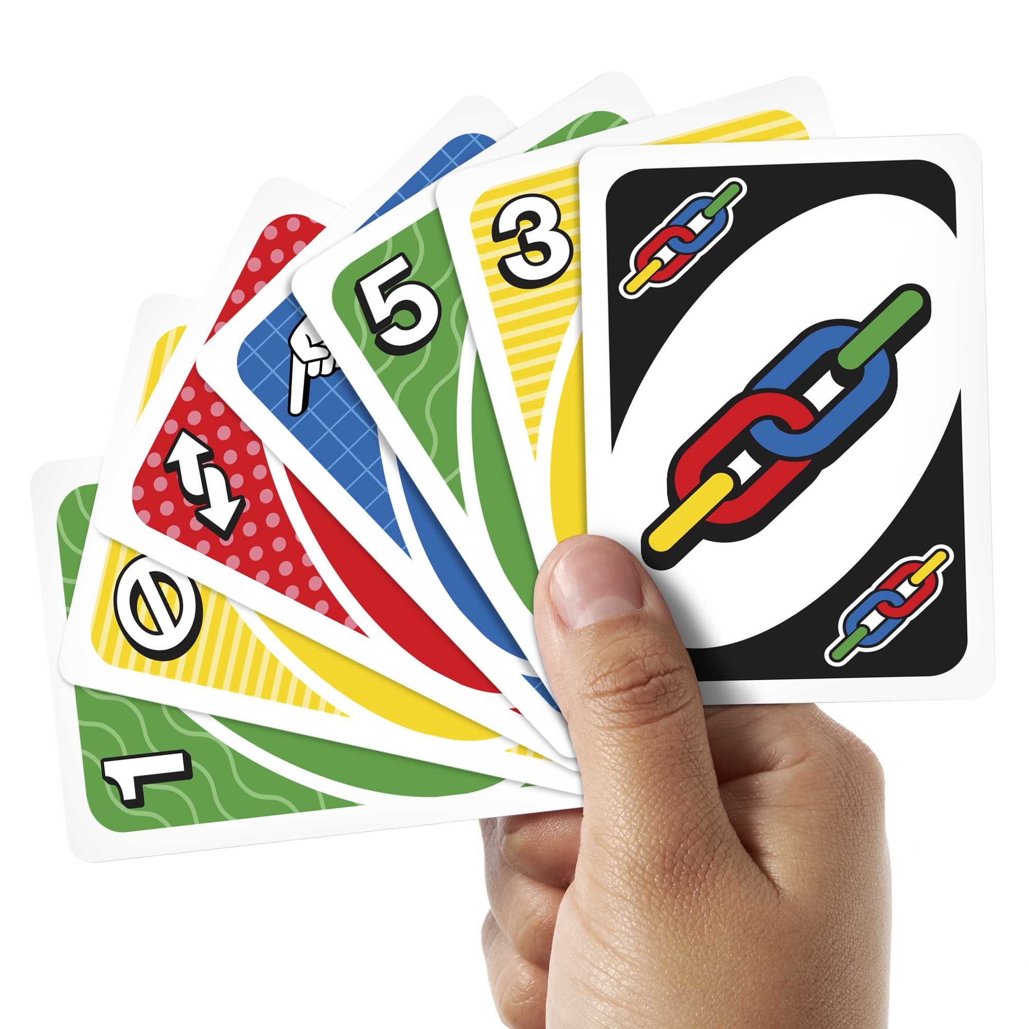 Main tenant un éventail de cartes Uno ; diverses cartes colorées avec des chiffres et des symboles sont visibles.