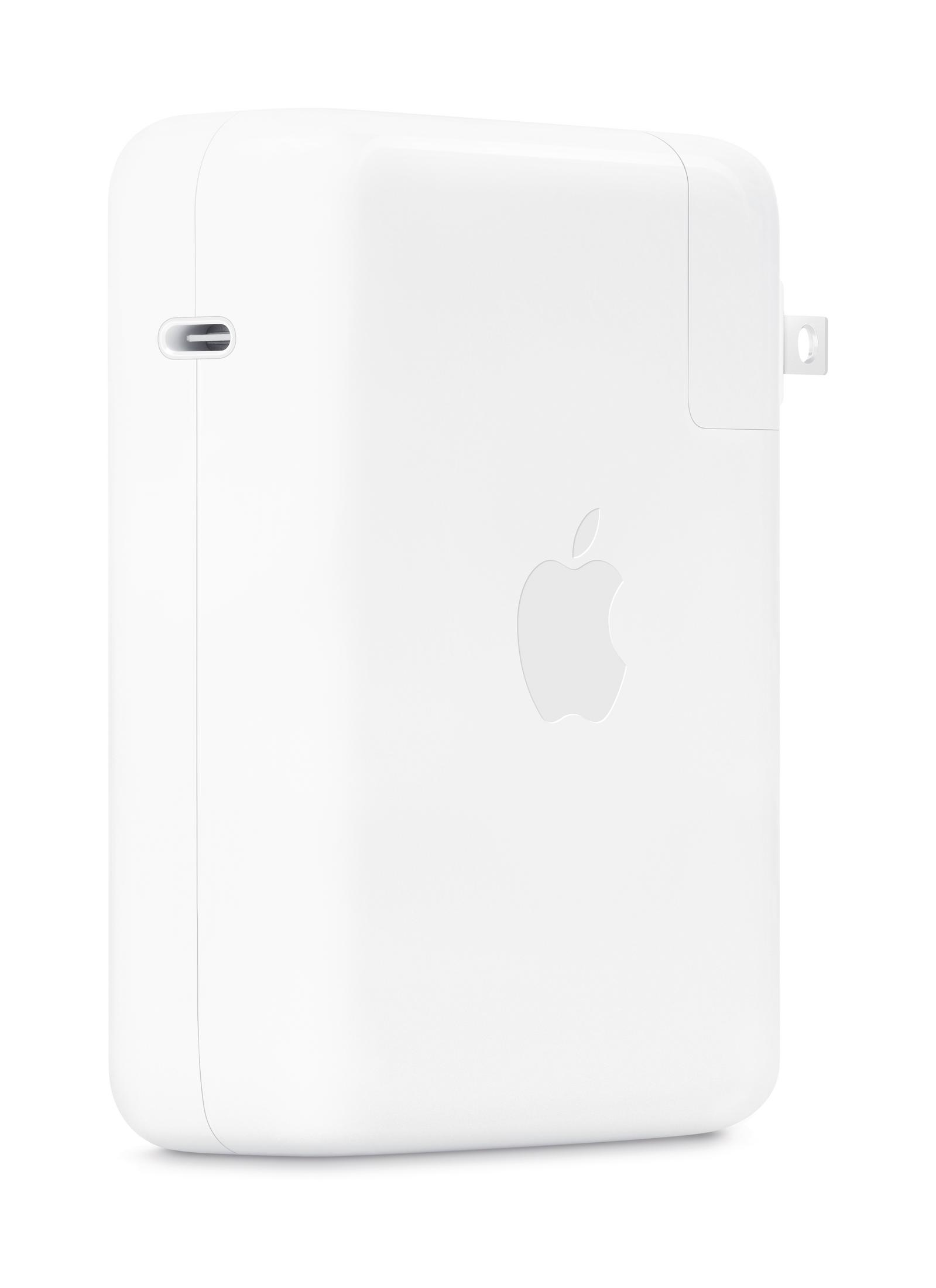 Chargeur Apple blanc avec le logo Apple.