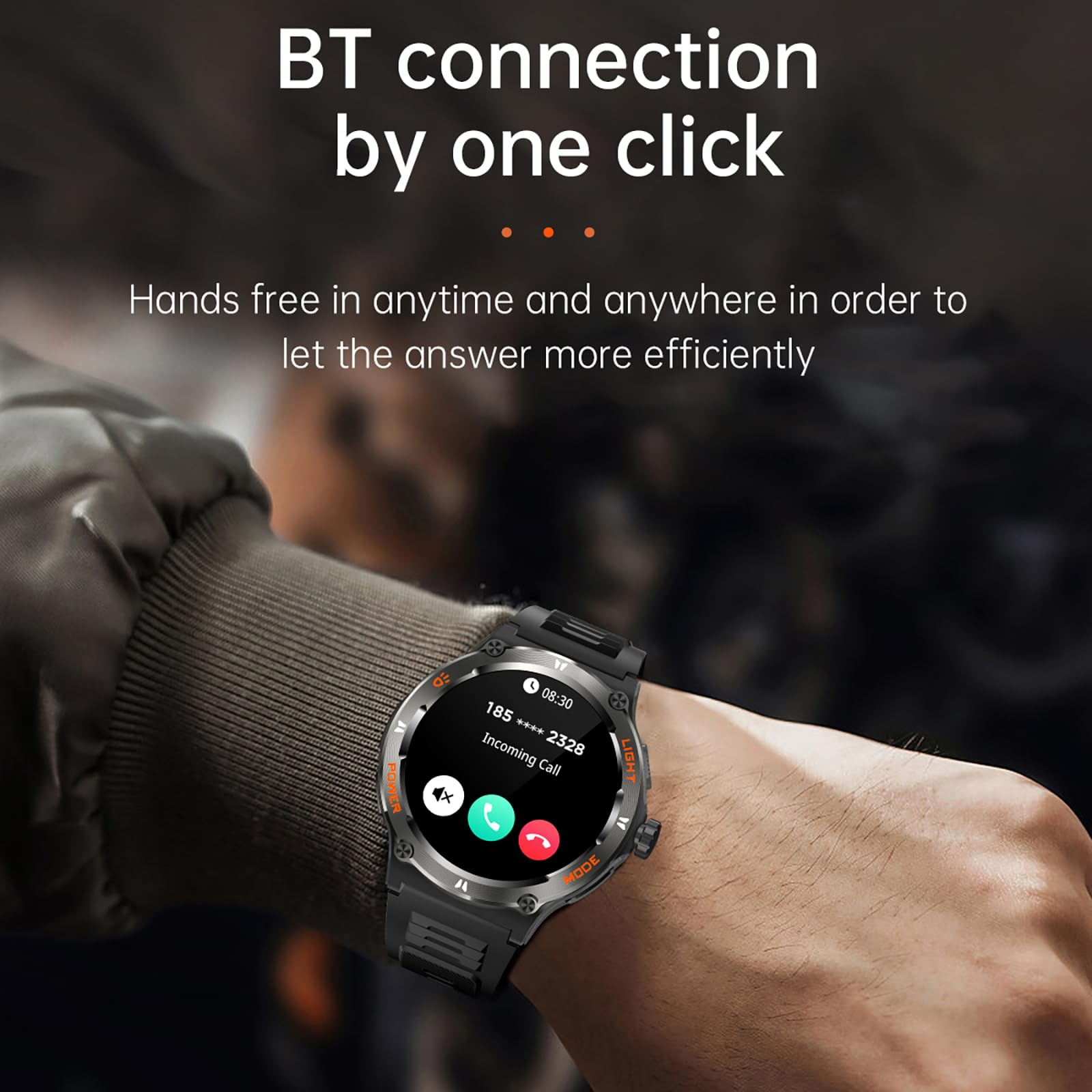 Eine Smartwatch zeigt einen eingehenden Anruf an. Die Uhr ist am Handgelenk einer Person. Das Zifferblatt hat orangefarbene Markierungen.
