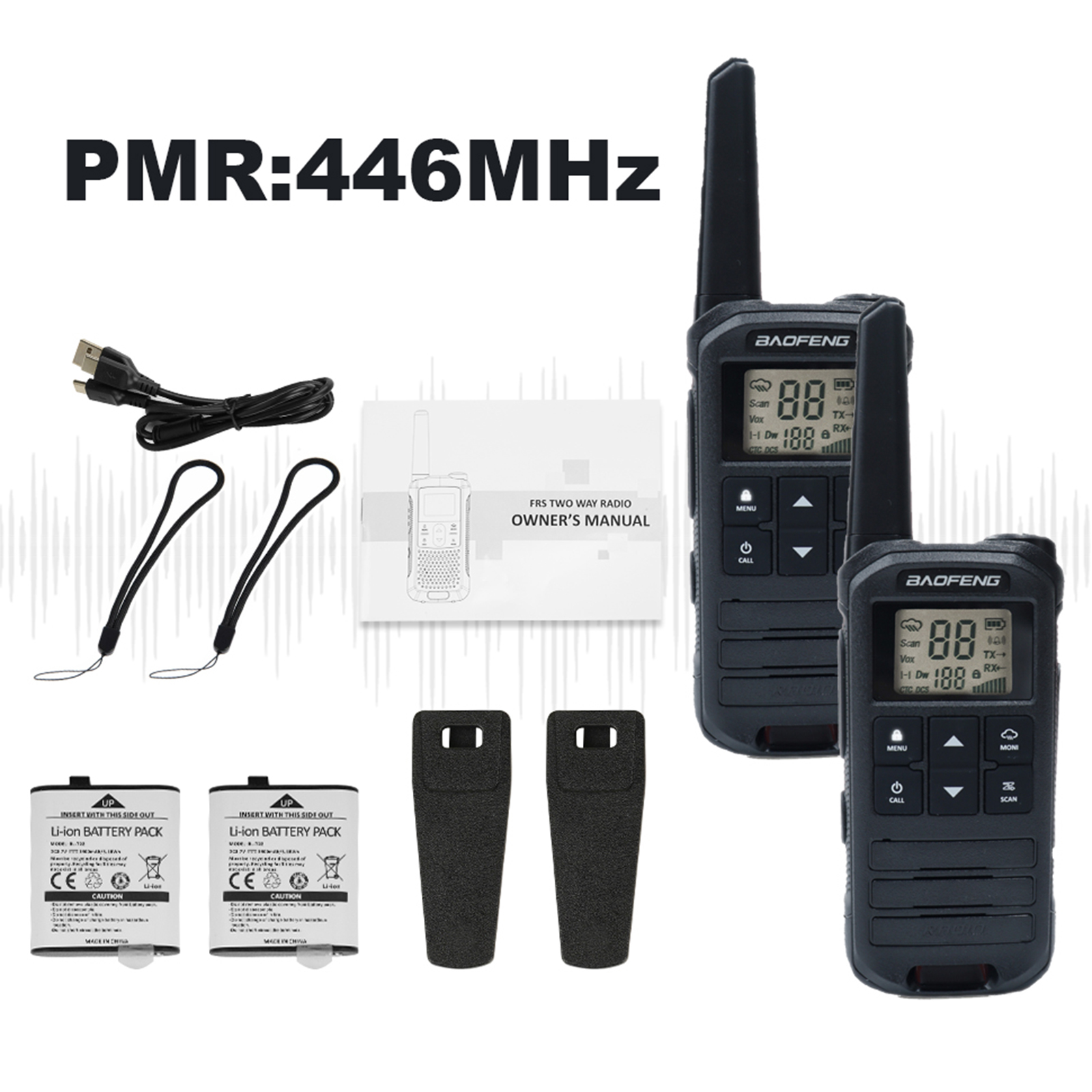 Dos walkie talkies, accesorios y un manual. Combinación de colores blanco y negro.