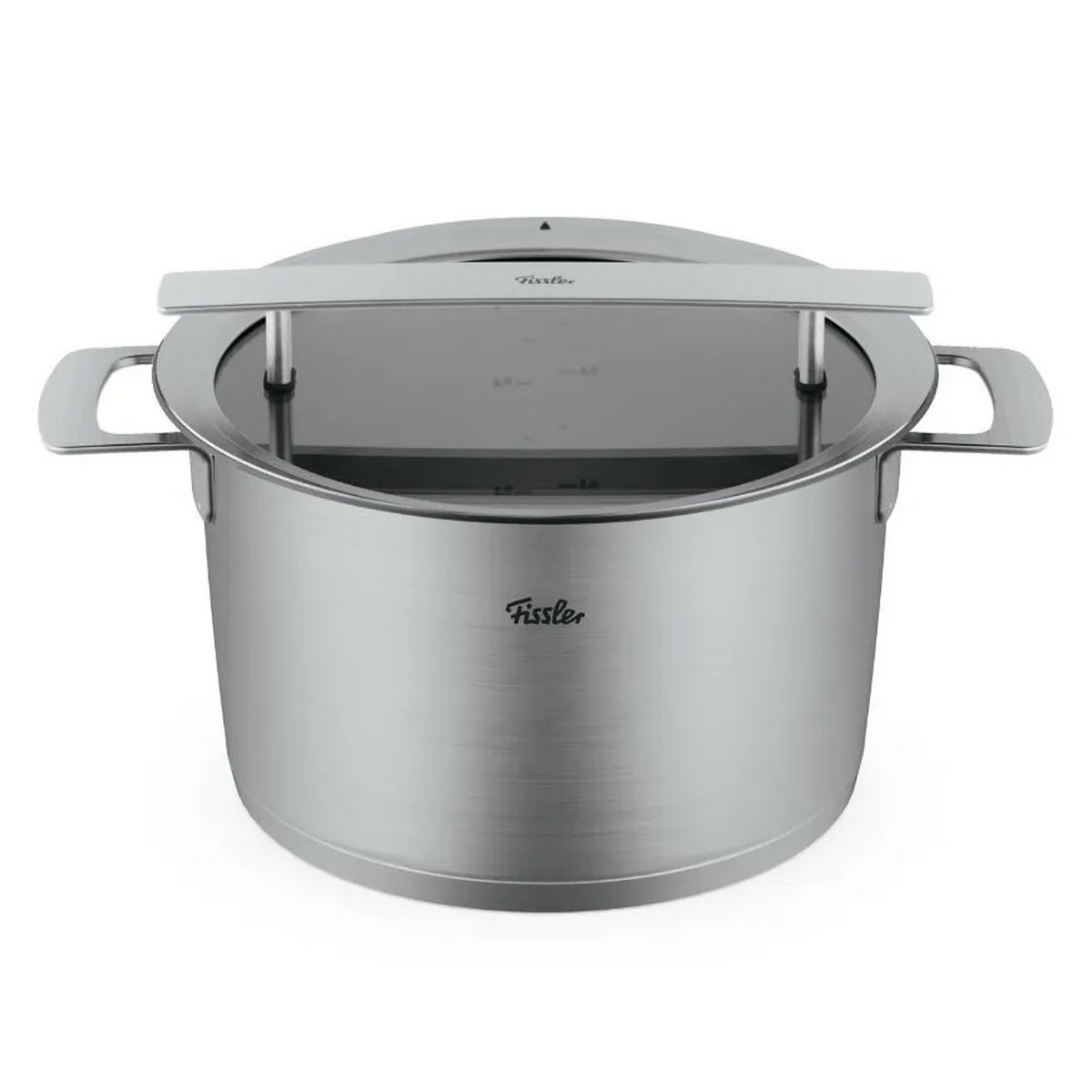 Pentola in acciaio inox con coperchio e manico. Marca 'Fissler' visibile.