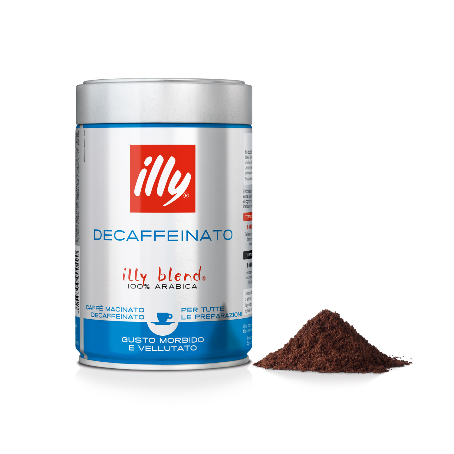 Una lattina di caffè Illy Decaffeinato con un mucchio di caffè macinato accanto su sfondo bianco.