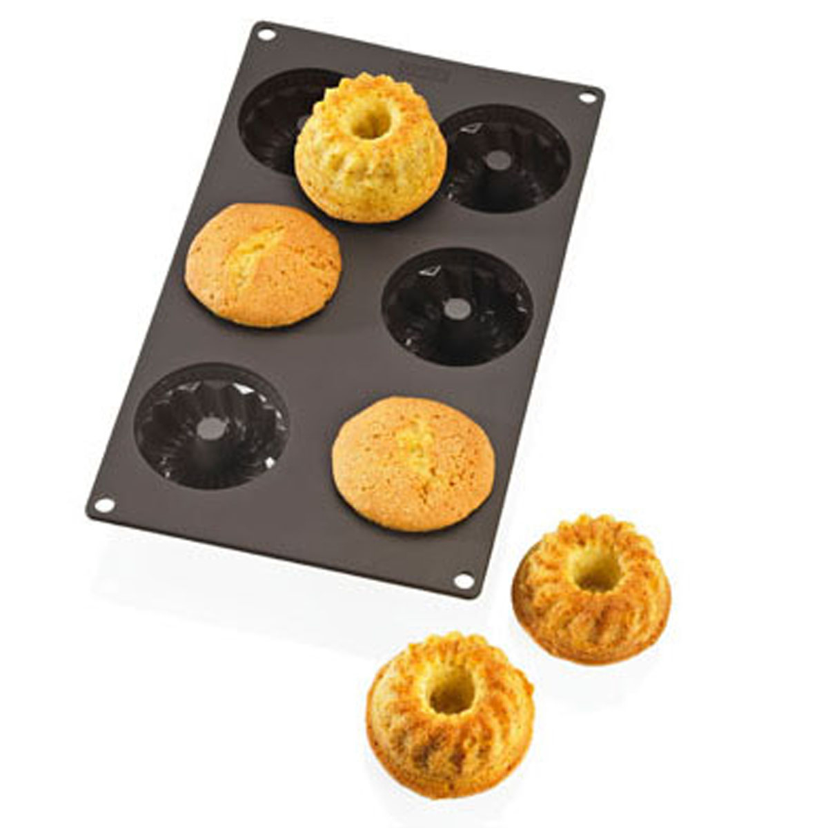 Eine Silikon-Backform mit gebackenen Mini-Kuchen in Donut-Form.
