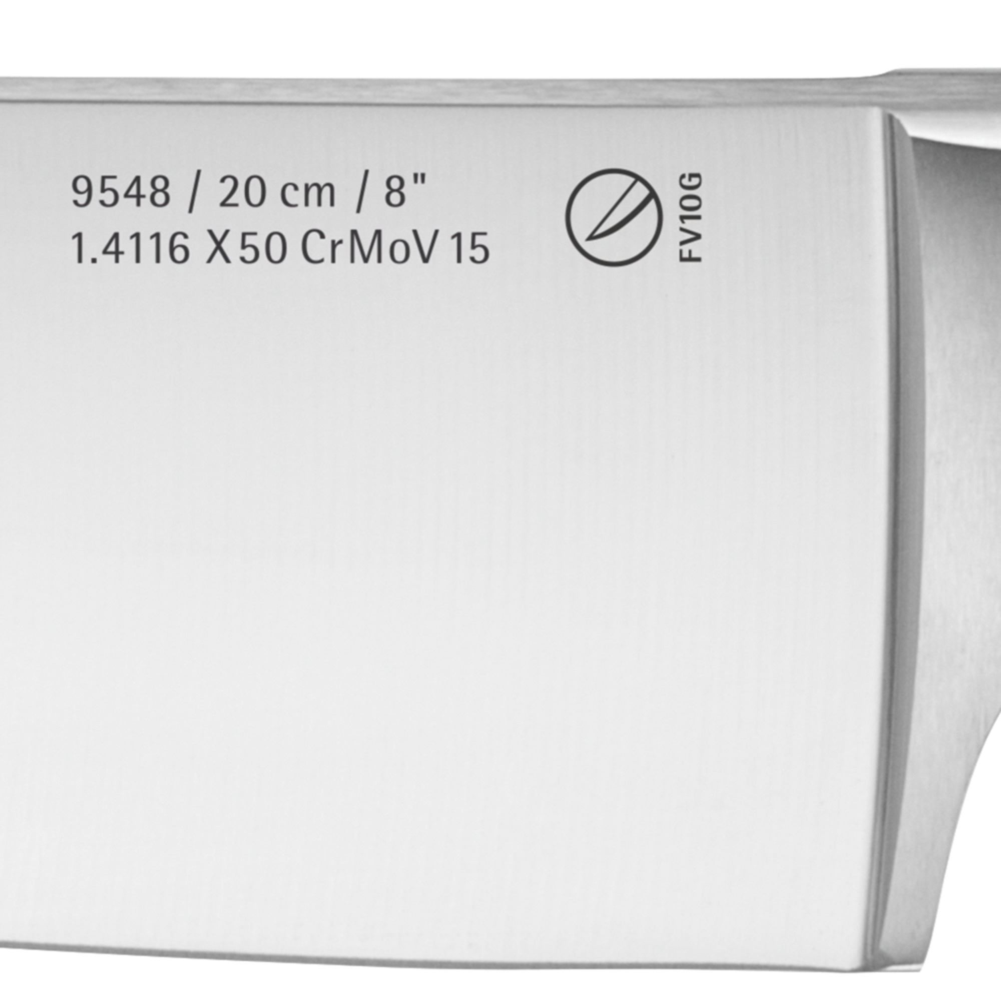 Zbliżenie ostrza noża z tekstem na nim. Ostrze jest srebrne.