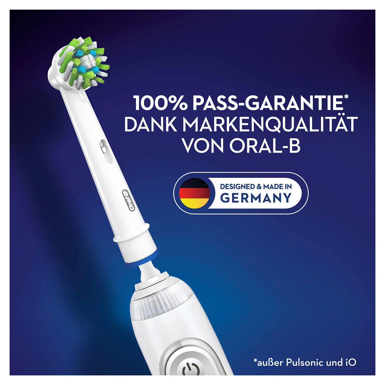 Elektrische Zahnbürste mit weißem Griff und grün-blauem Borstenkopf.