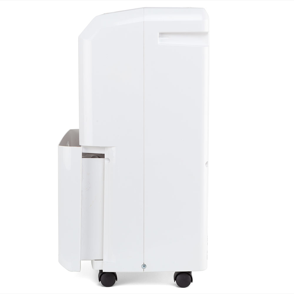 Biała chłodziarka powietrza z otwartą komorą i małymi czarnymi kółkami, na białym tle.