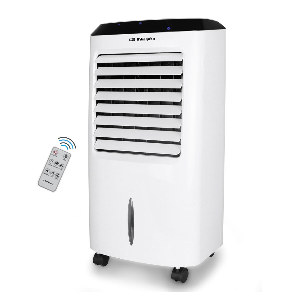 Condizionatore portatile bianco con telecomando.