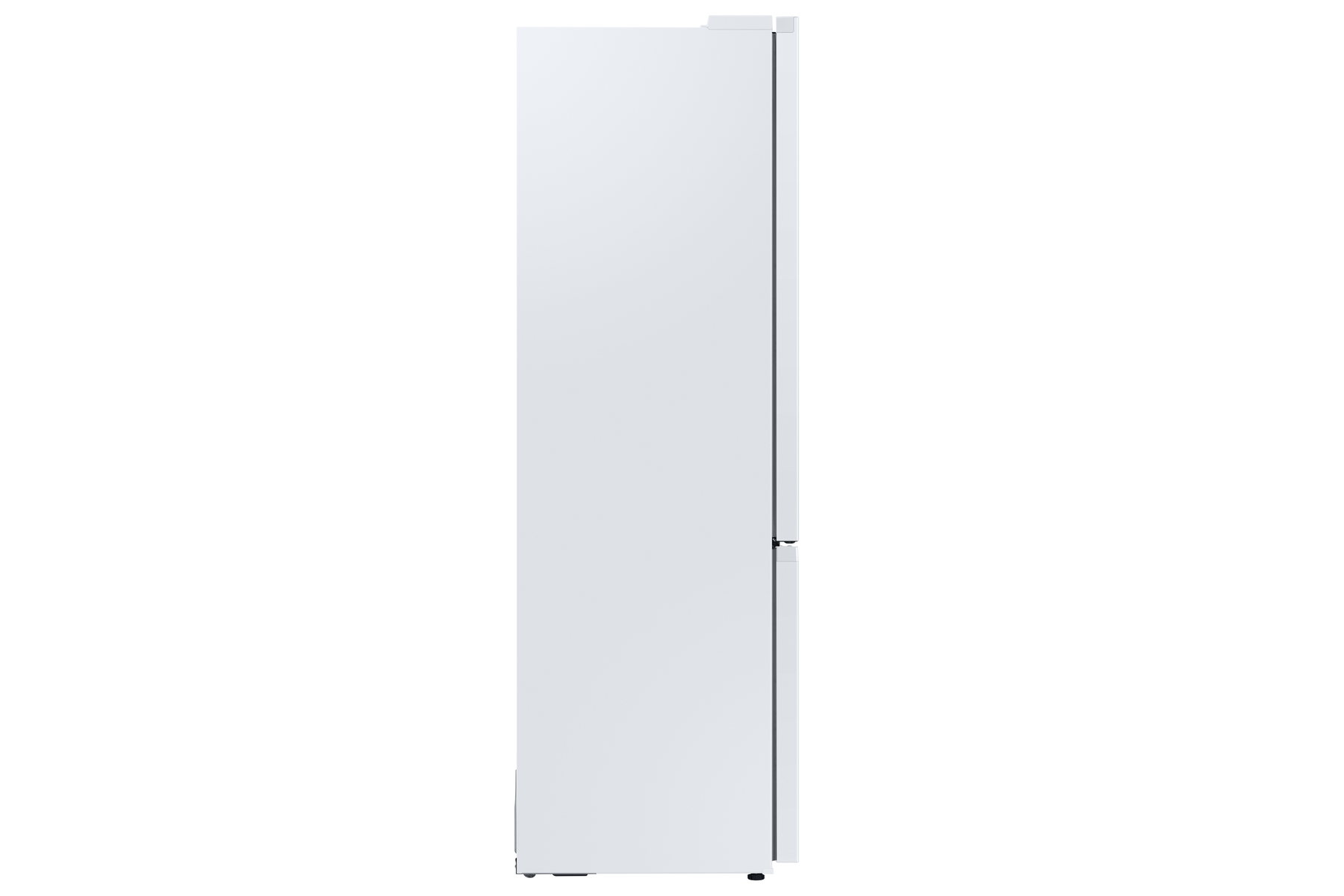Refrigerador blanco desde la vista lateral sobre un fondo blanco.