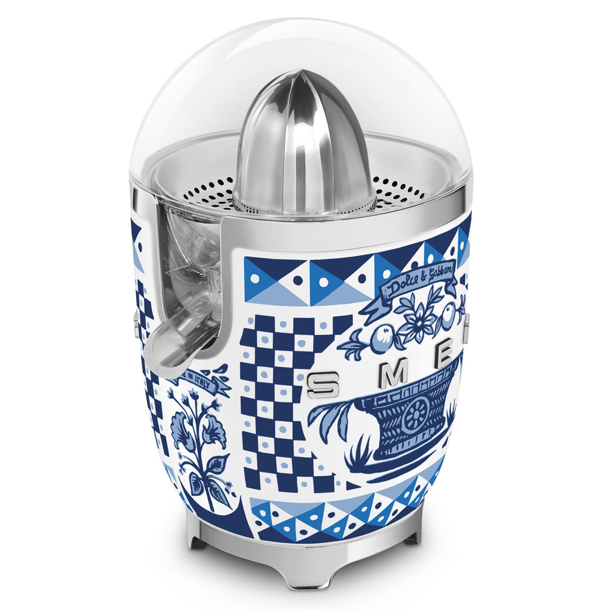 Ein weiß-blauer Smeg-Zitruspresser mit klarem Deckel und dekorativem italienischem Design.