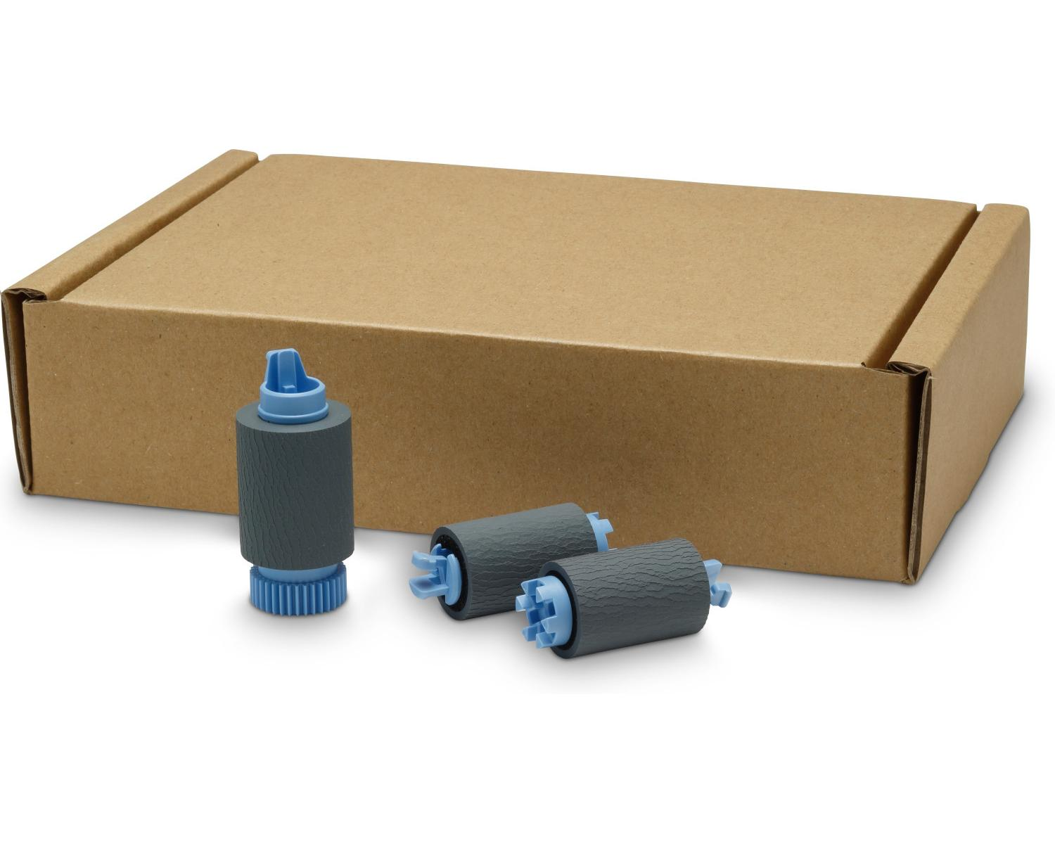 Brązowe pudełko kartonowe z dwoma szarymi wałkami drukarki i jednym niebieskim.