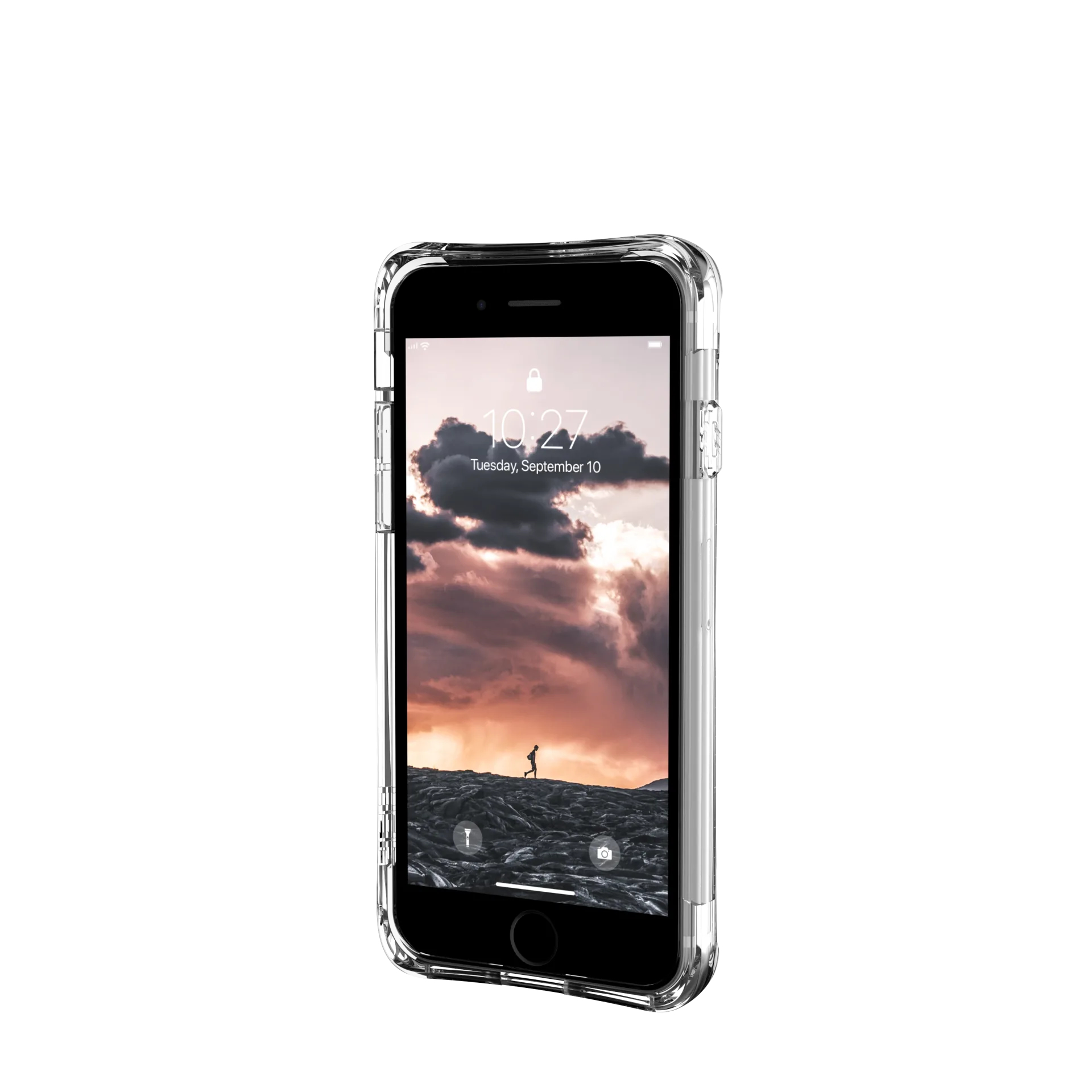 Schwarzes iPhone in klarer Hülle, zeigt Landschaft mit Person, die auf schwarzer Oberfläche geht.