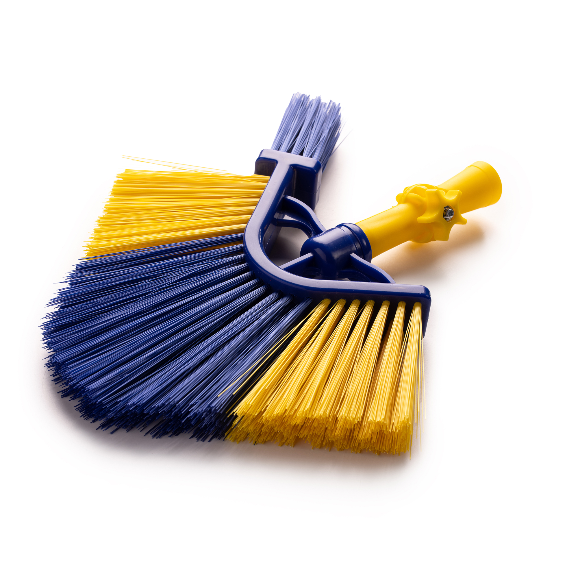 Een gele en blauwe hoekveger met een gele steel, geplaatst tegen een witte achtergrond.