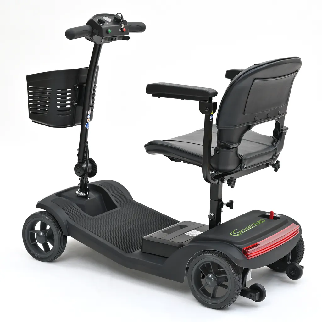 Ein schwarz-grauer Mobilitätsroller mit Korb, Sitz und Rücklichtern auf weißem Hintergrund.