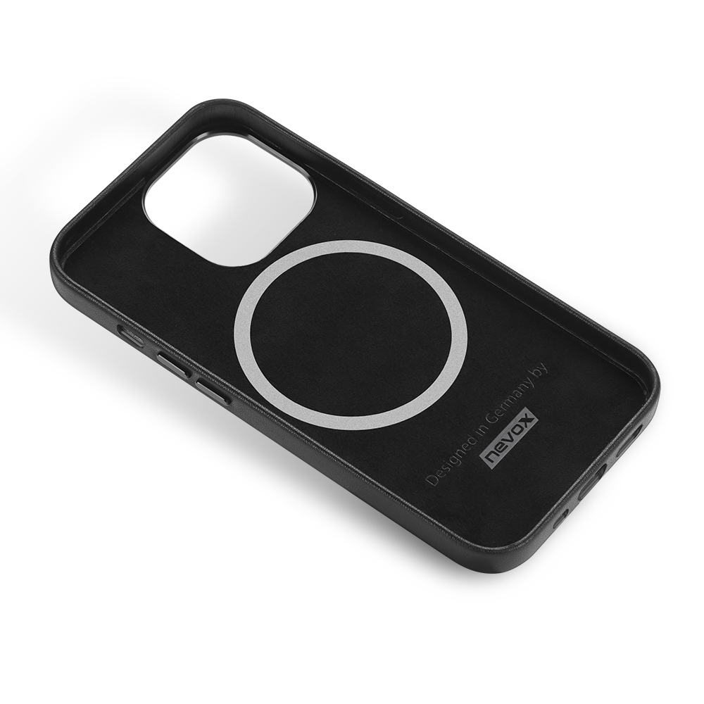 Interno di una custodia per telefono nera che mostra un cerchio bianco per la ricarica wireless e il logo nevox.