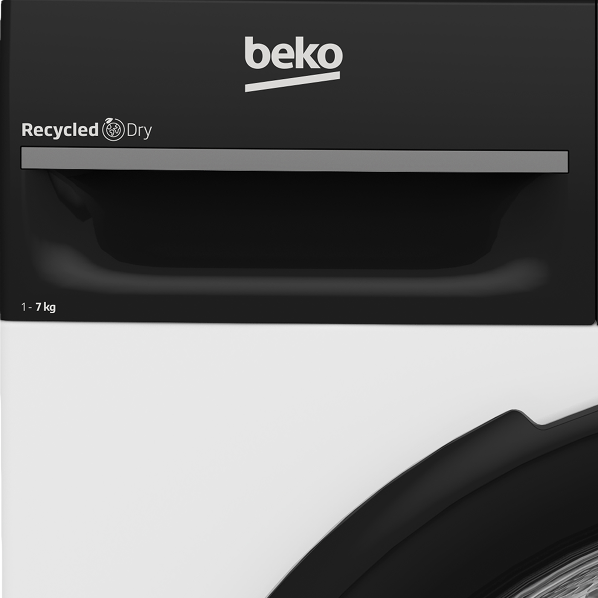 Nahaufnahme eines schwarz-weißen Waschmaschinen-Bedienfelds mit dem Logo 'Recycled Dry'.