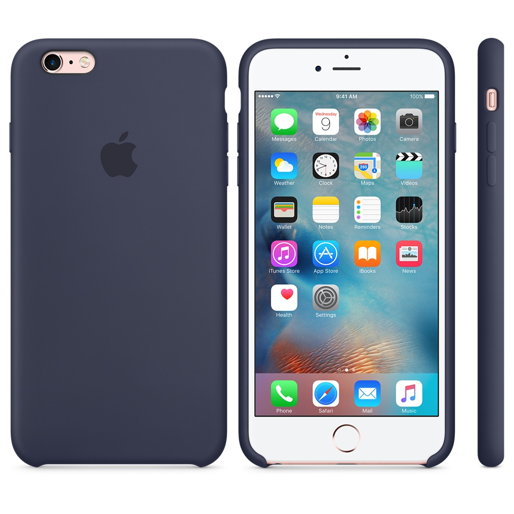 iPhone in marineblauwe hoes. Telefoonscherm toont apps en tijd. Drie hoeken van de telefoon.