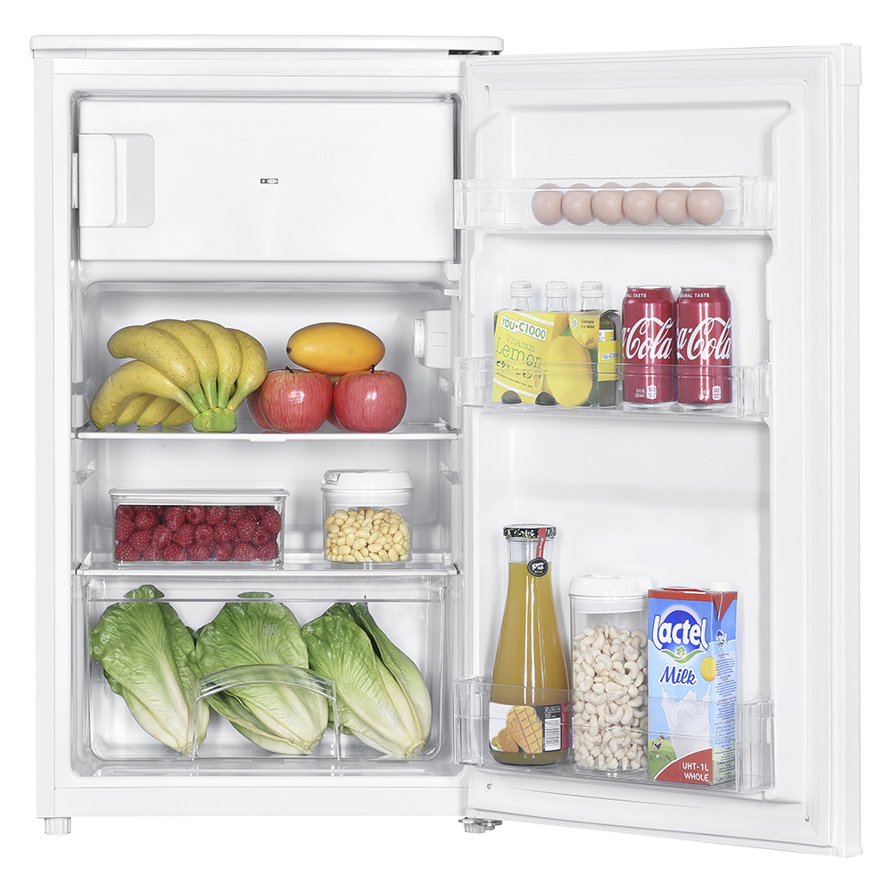 Biała lodówka, otwarta, owoce, warzywa, napoje. Widok wewnetrzny.