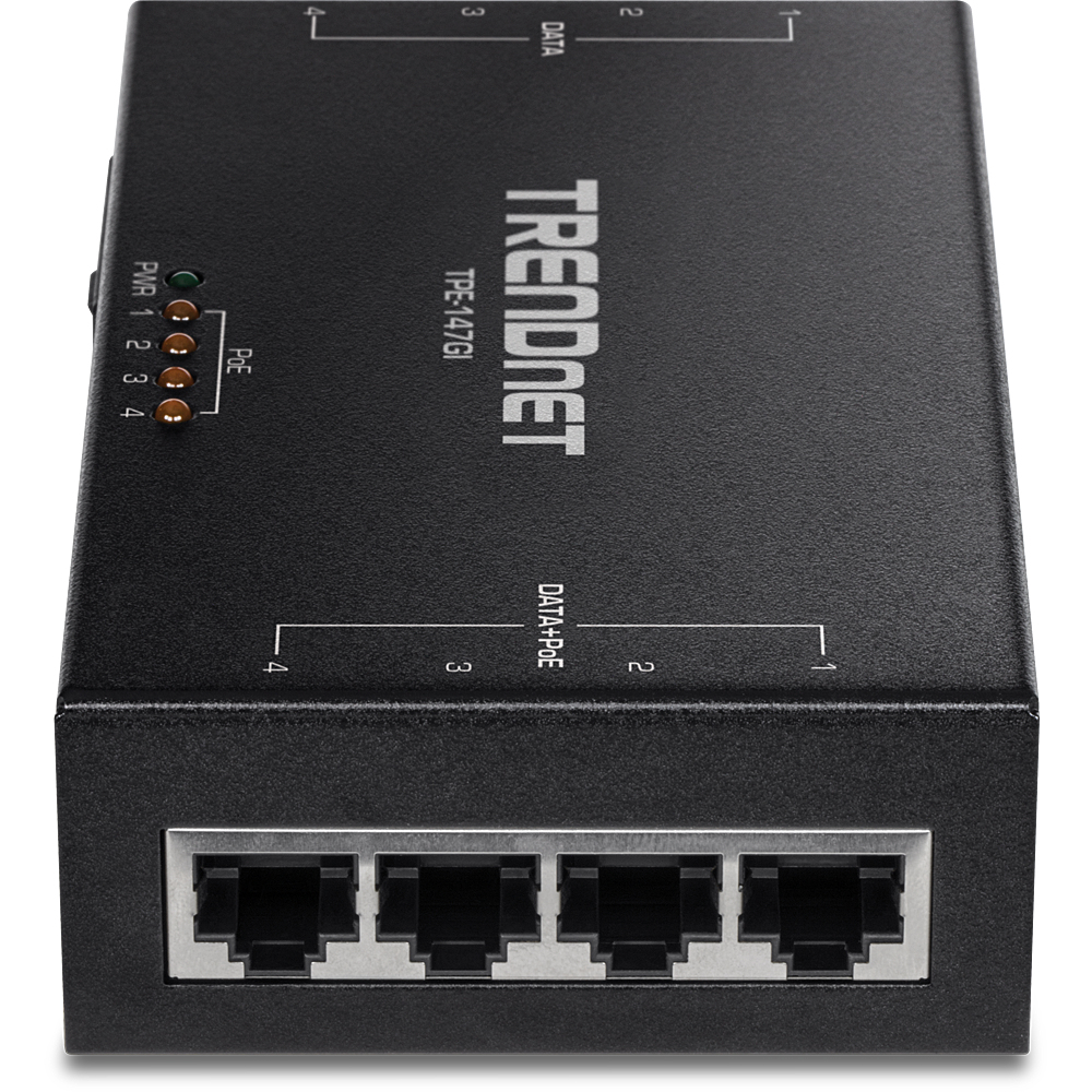 Schwarzer TRENDnet Netzwerk-Switch mit Anschlüssen und Lichtern, schräge Ansicht auf Weiß.