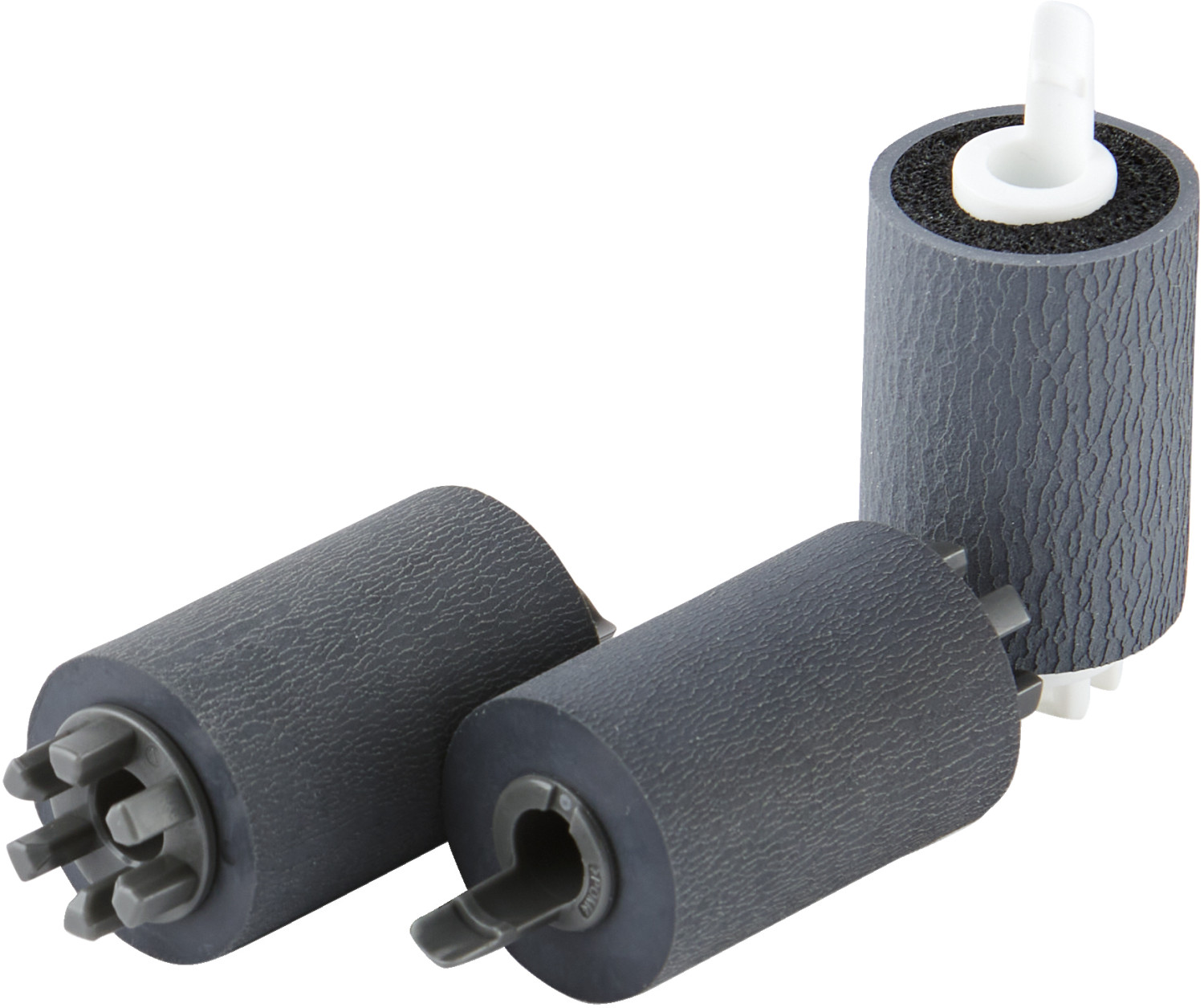 Trzy szare wałki drukarki. Dwa obok siebie. Jeden wałek stoi.