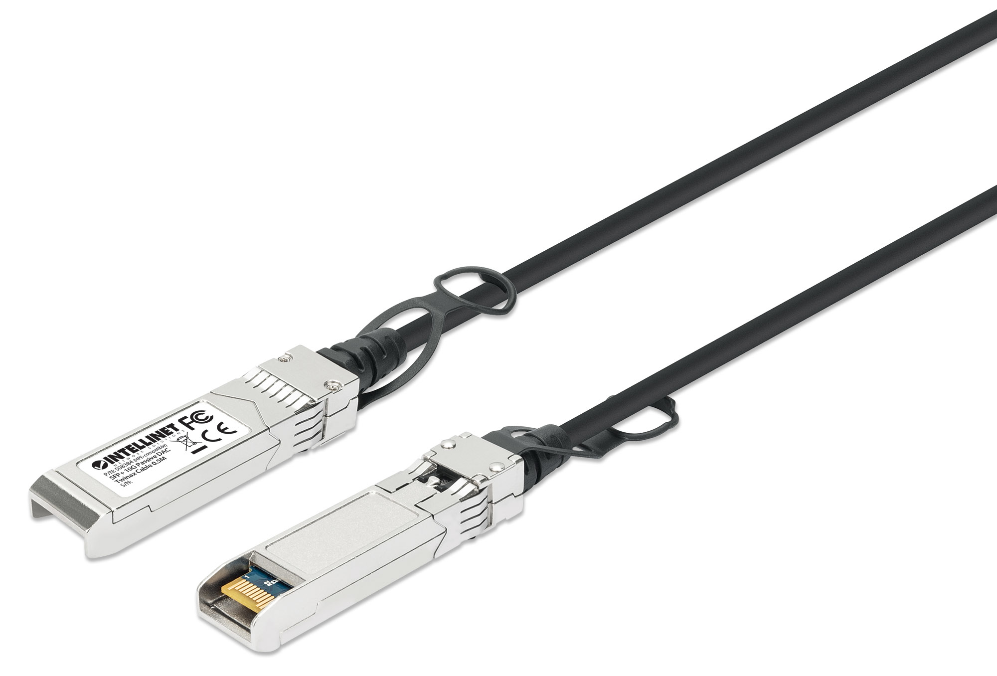Cavo SFP+ nero con connettori argentati e anello nero, su sfondo bianco.
