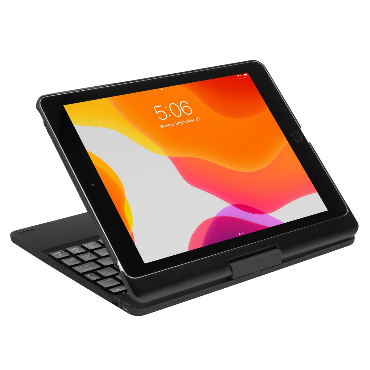 Un iPad con custodia tastiera. Lo schermo mostra un'interfaccia colorata. Lo sfondo è bianco.