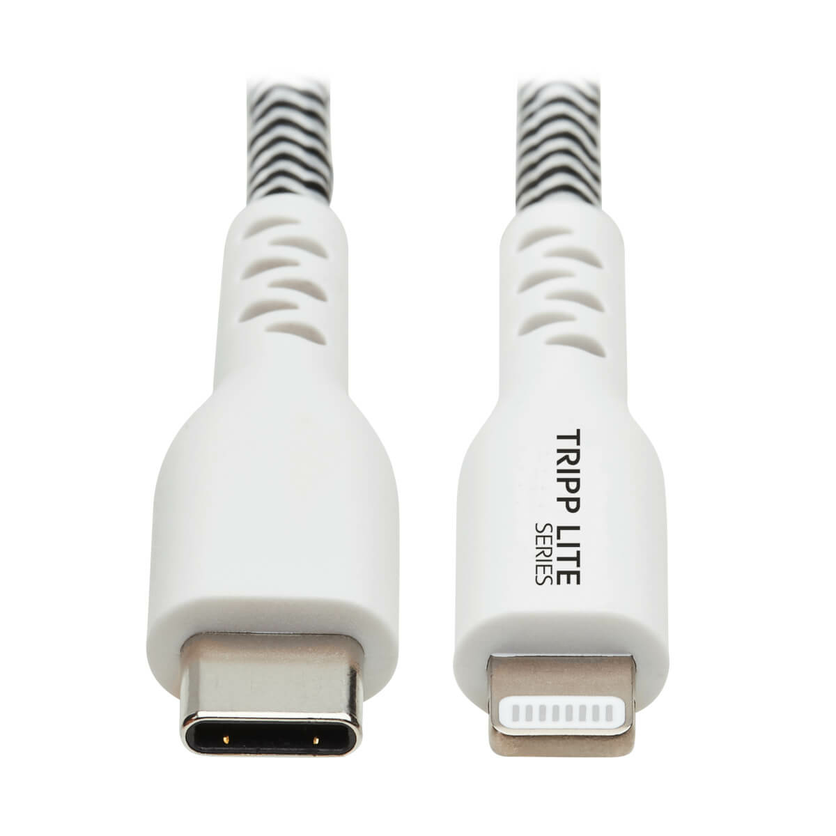 Due cavi di ricarica bianchi con connettori USB-C e Lightning, su bianco.