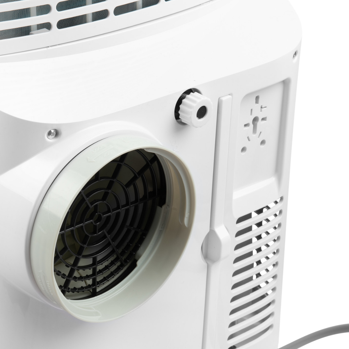 Zijkant van witte luchtkoeler met ventilator, ventilatie en afstelknop.