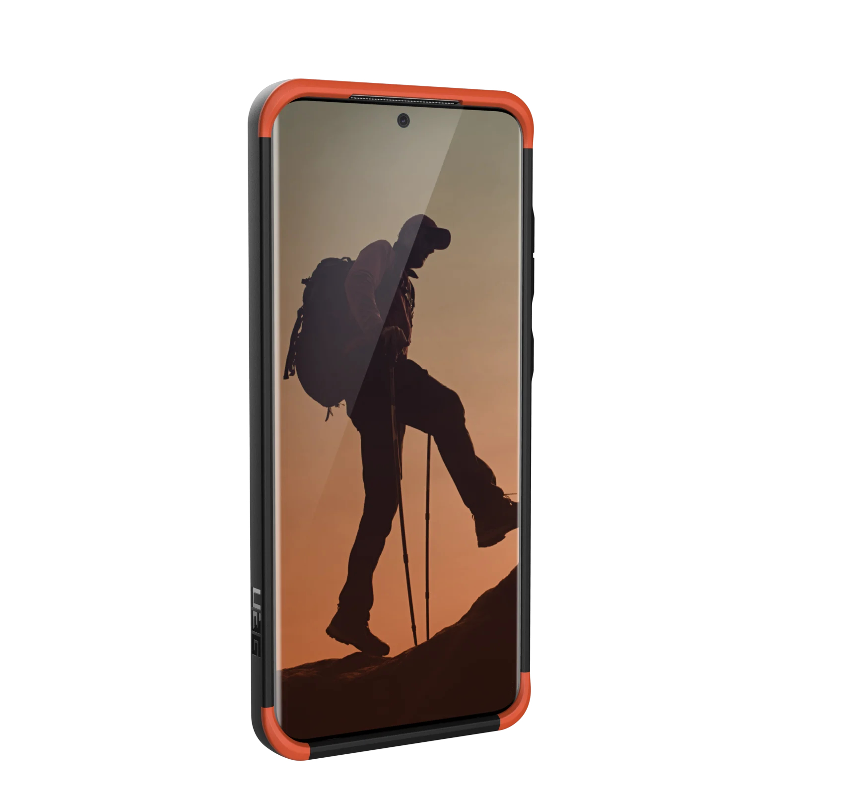 Telefoon in een oranje en zwarte hoes. Een persoon met een rugzak op het scherm.