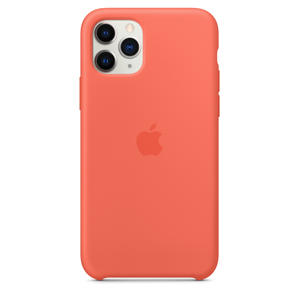 Een oranje telefoonhoes met een rood Apple-logo en drie cameralenzen. Op een witte achtergrond.