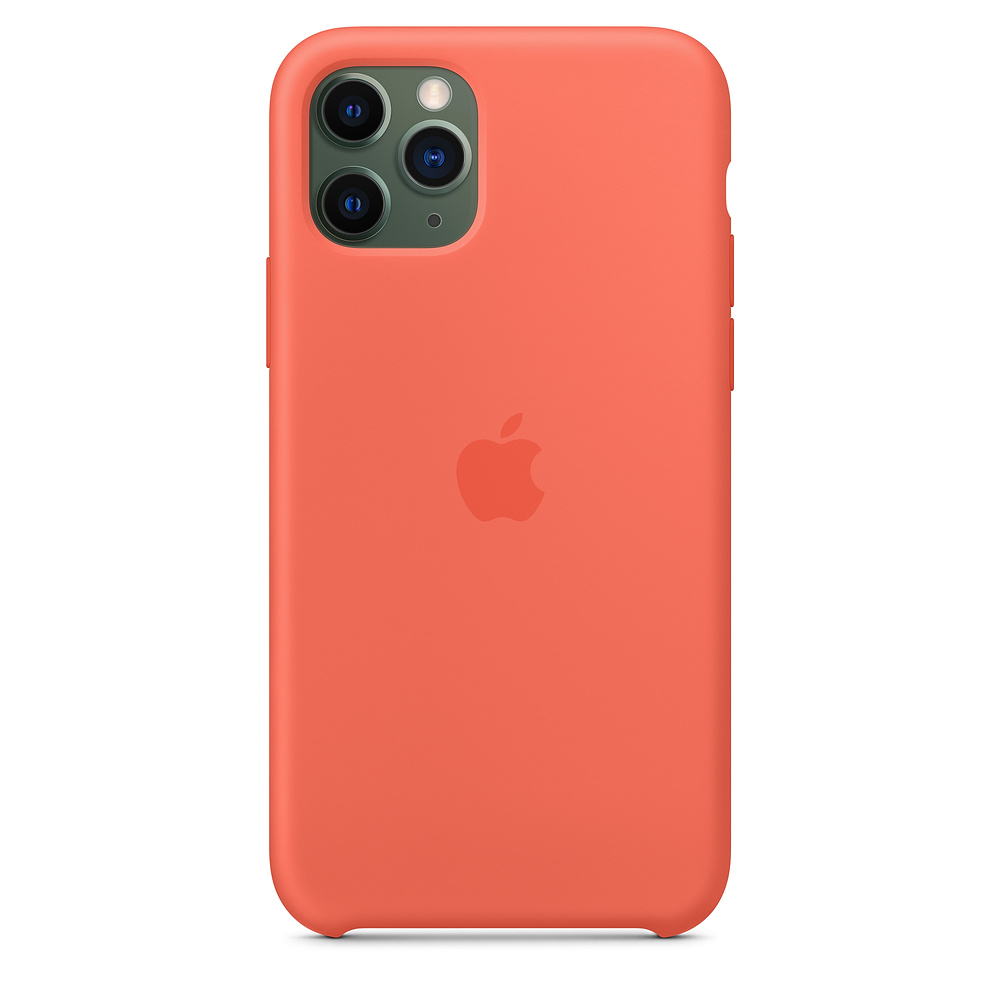 Een oranje telefoonhoes met een rood Apple-logo en drie cameralenzen. Op een witte achtergrond.