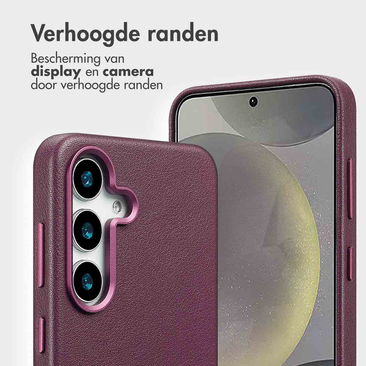 Paarse telefoonhoes. Telefoon met drie lenzen. Tekst: Verhoogde randen, display en camera.