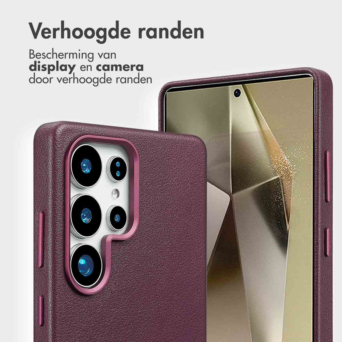 Close-up van een bordeauxrood telefoonhoesje met verhoogde randen, die de display- en camerabescherming benadrukken.