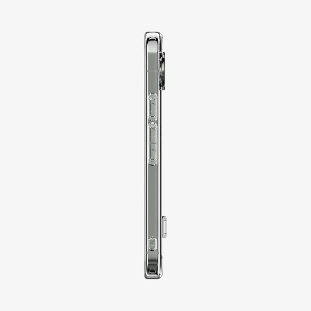 Coque transparente sur le téléphone. Vue latérale du téléphone.