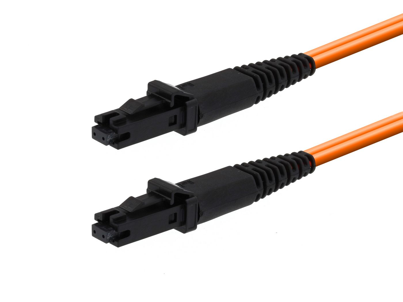 Due cavi in fibra ottica con connettori neri e cavi arancioni, su sfondo bianco.