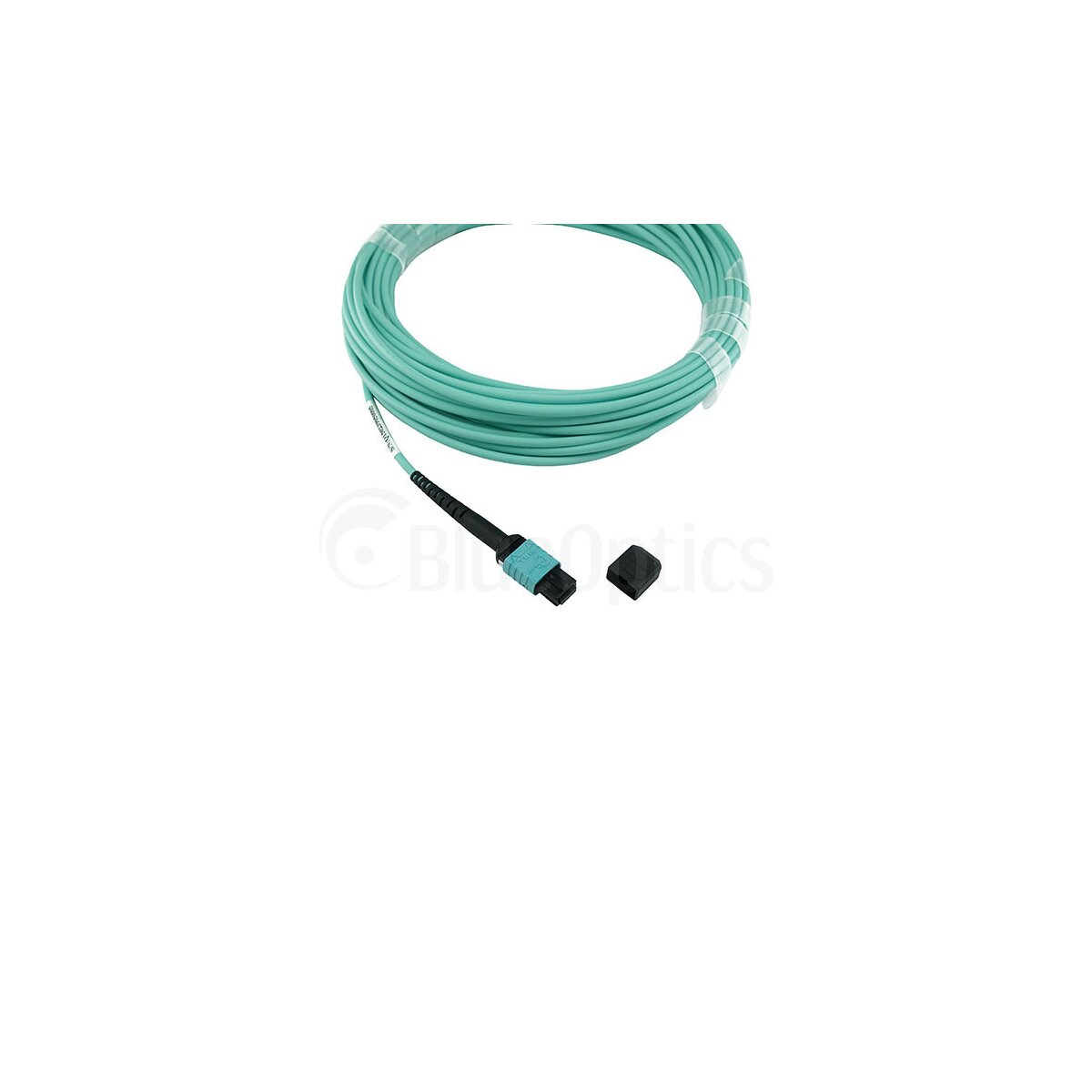 Cavo in fibra ottica con connettore, sfondo bianco.