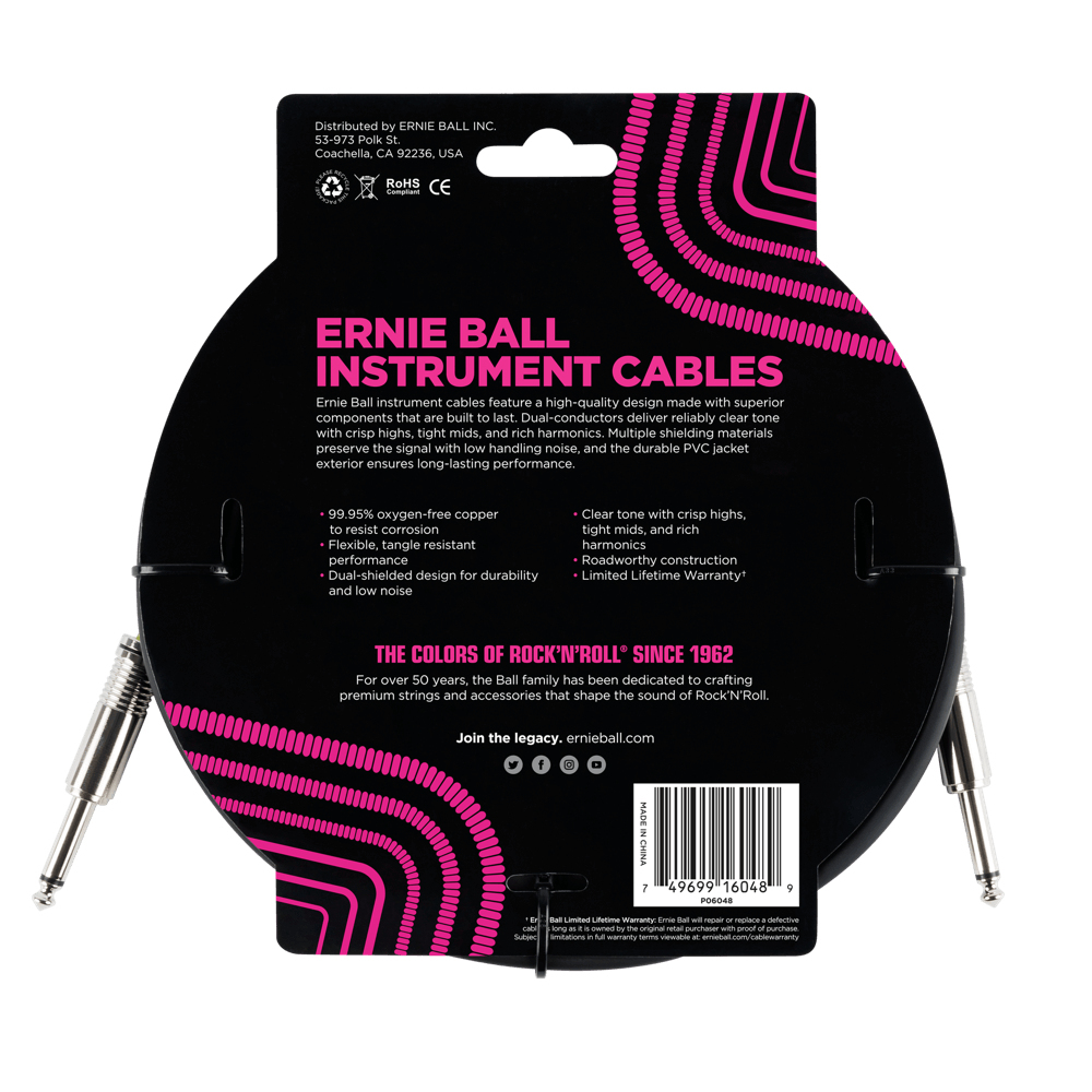 Retro della confezione nera di un cavo per strumenti Ernie Ball. Connettori, testo e cavo nero visibili.