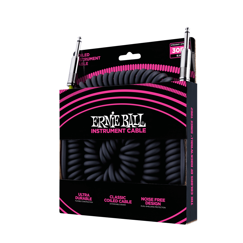 Schwarzes, gewendeltes Instrumentenkabel. Schwarze Verpackung mit weißem Text. Ernie Ball.
