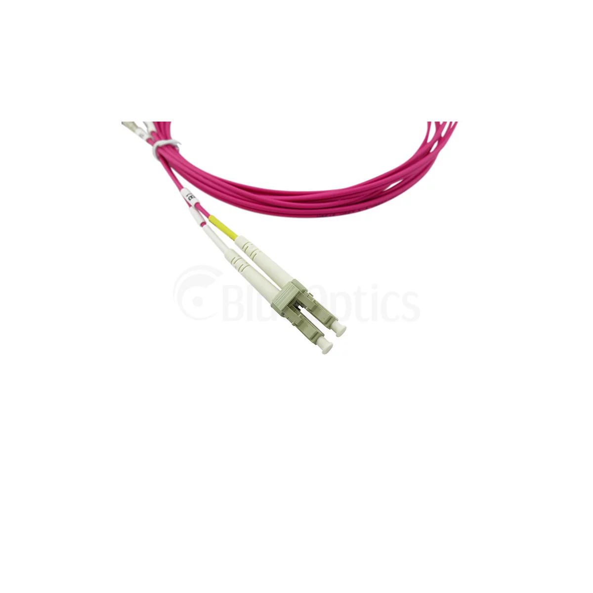 Due cavi in fibra ottica rosa con connettori bianchi e verdi.