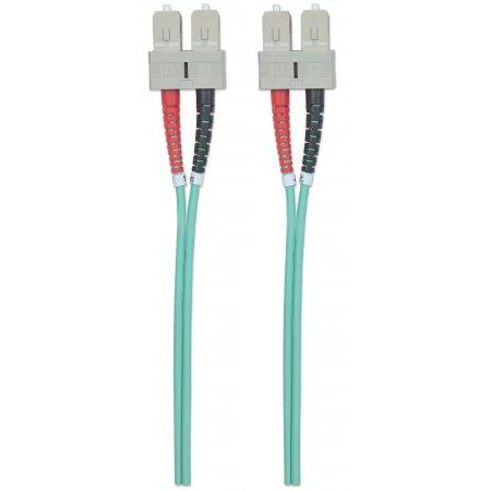 Due cavi acquamarina con connettori. Fili rossi e neri con connettori beige. Sfondo bianco.
