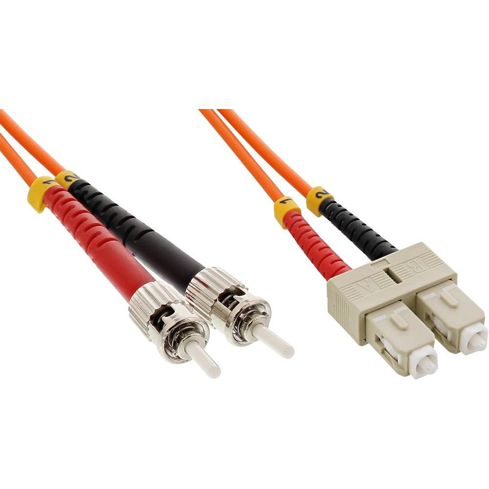 Cavi in fibra ottica con connettori, estremità arancioni e nere.
