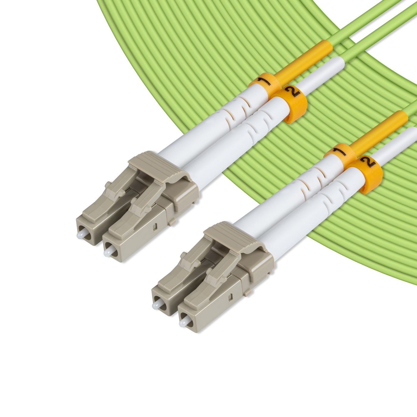 Zwei weiß-gelb markierte Stecker mit grünem Kabel auf weißem Hintergrund.