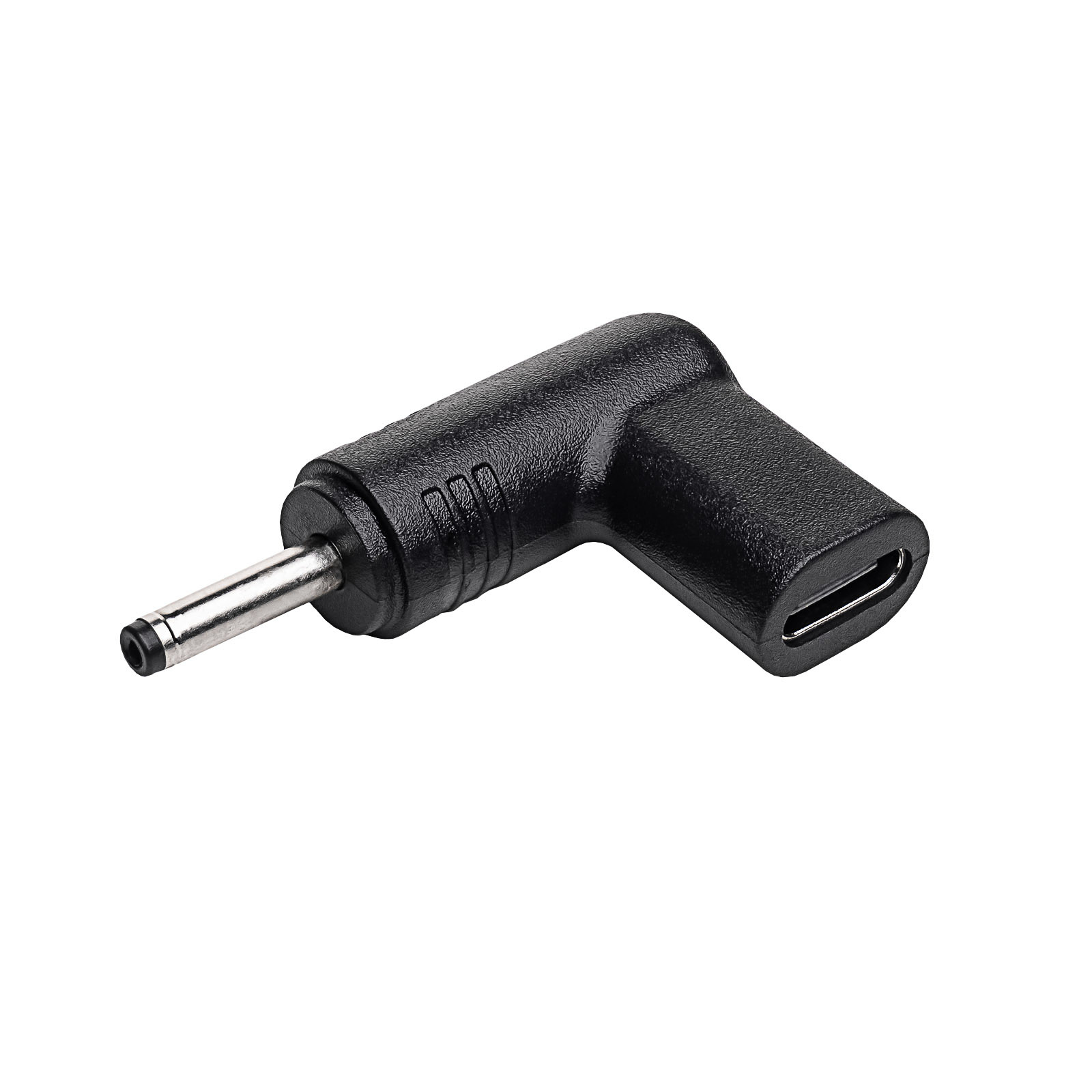 Adattatore nero a L con connettore CC e porta USB-C su sfondo bianco.