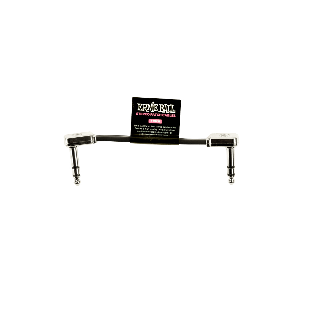Cavo patch stereo Ernie Ball nero con connettori angolati. Etichetta in alto, sfondo bianco.