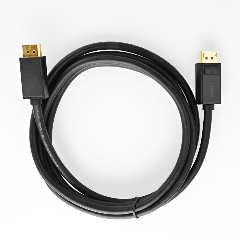 Czarny kabel DisplayPort, zwinięty, na białym tle.