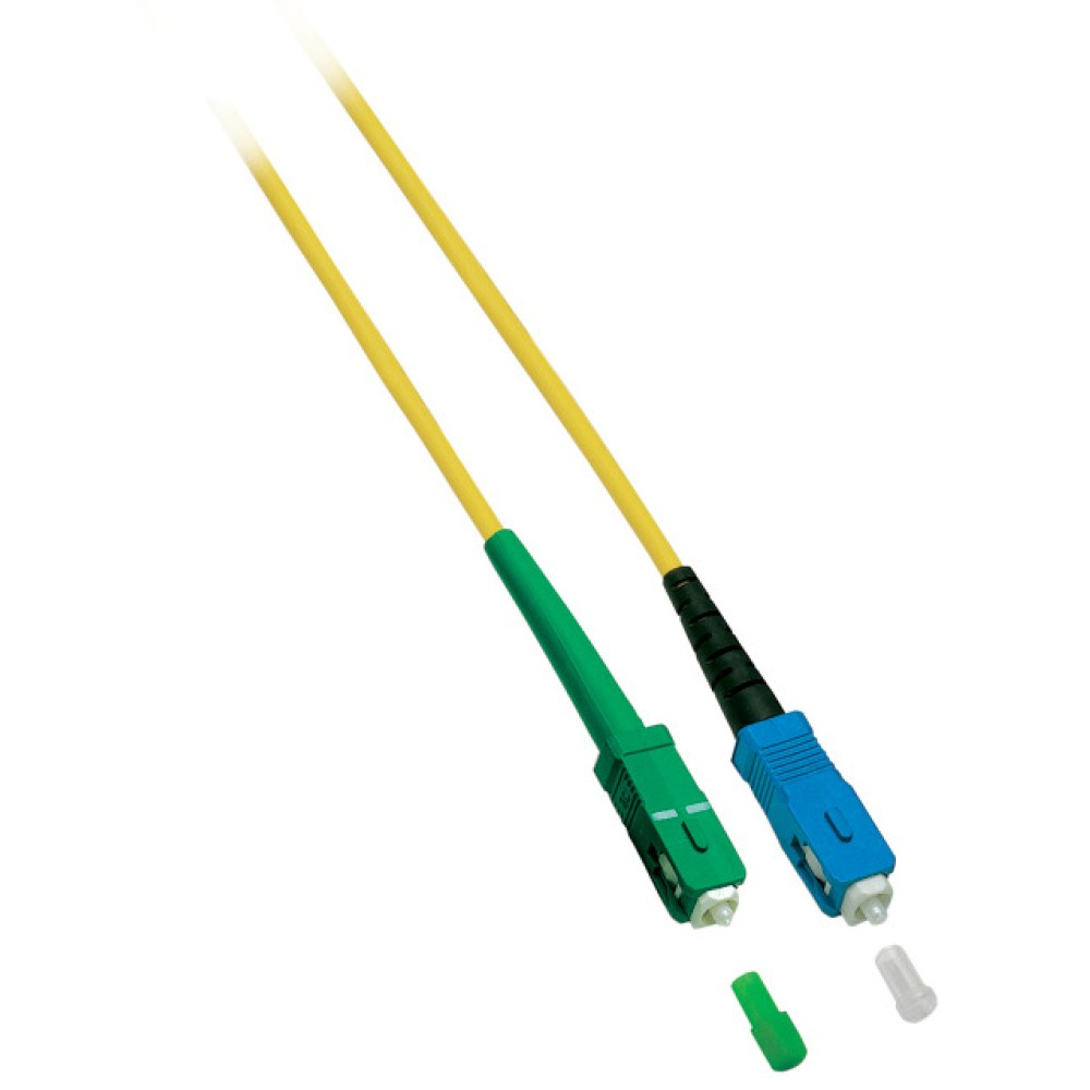 Due cavi in fibra ottica con connettori gialli e verdi, sfondo bianco.