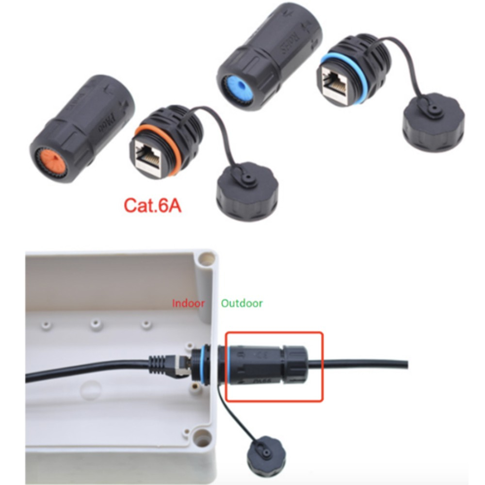 Diversi connettori ethernet, con dettagli rossi e blu, e una scatola con un connettore, sfondo bianco.
