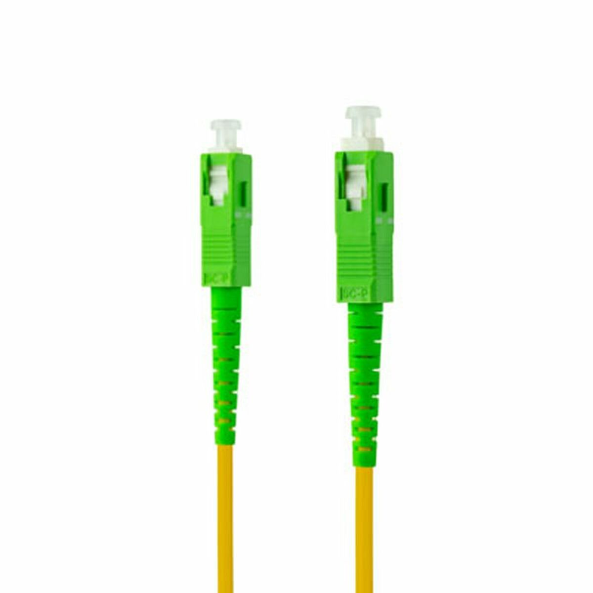 Dos cables de fibra óptica amarillos con conectores verdes, fondo blanco.